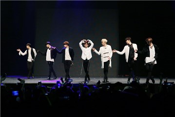 韩团VAV巴西fanmeeting气氛热烈