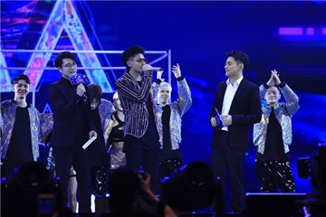 李晨nic 郭涛 与获奖嘉宾黄子韬