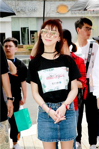 吴谨言