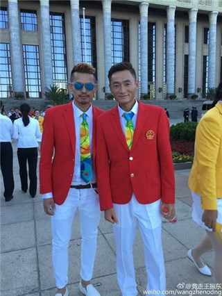 心机boy！林丹改裤脚引领时尚 张继科同款差距大