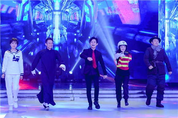 成龙《快本》集结飞虎 王凯黄子韬王大陆上演制服诱惑