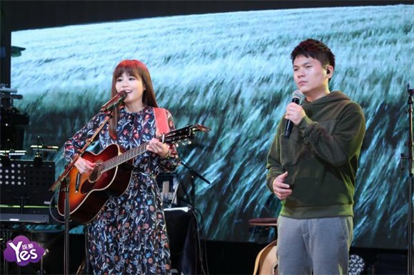 〈Yes 台北现场〉吴汶芳「我来自」演唱会彩排 舒米恩助阵同台合唱