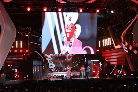 2016 DMC FESTIVAL《假面歌王》举行舞台 李在恩、Dana、金九拉、KCM等出席