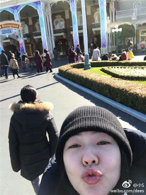网友嫌小S女儿穿着很土？更有人劝小S要注意手上的.....